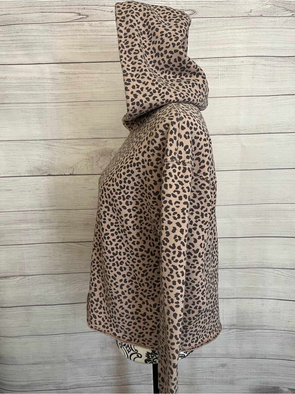 Abercrombie & Fitch | Leopard Print Pullover Cozy Hoodie Sweater - Picture 4 of 8